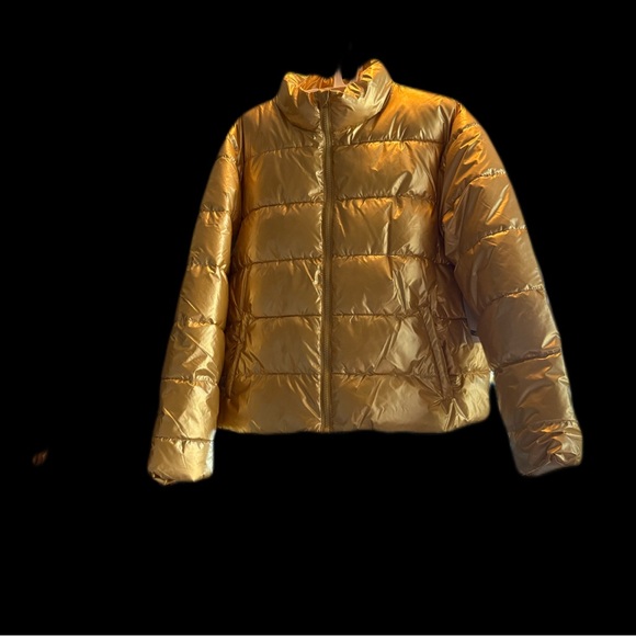 Gold metallic puffer jacket wind resistant
❤️offers/Amazing jacket & condition. - Picture 1 of 8